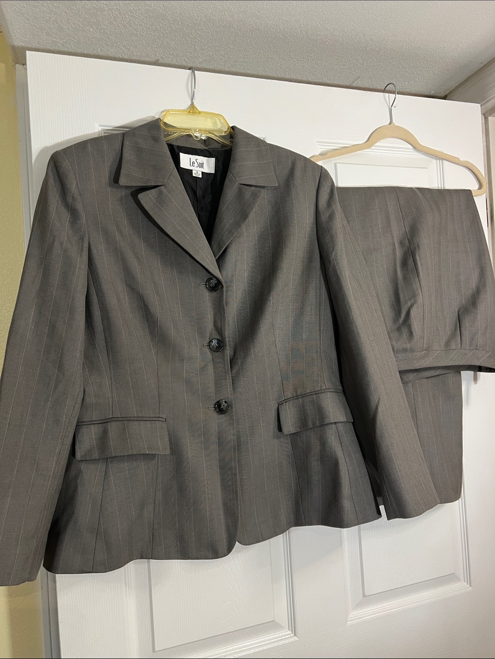Le Suit Gray Pinstripe Women's Skirt Suit - Tailored Blazer & Pencil Skirt